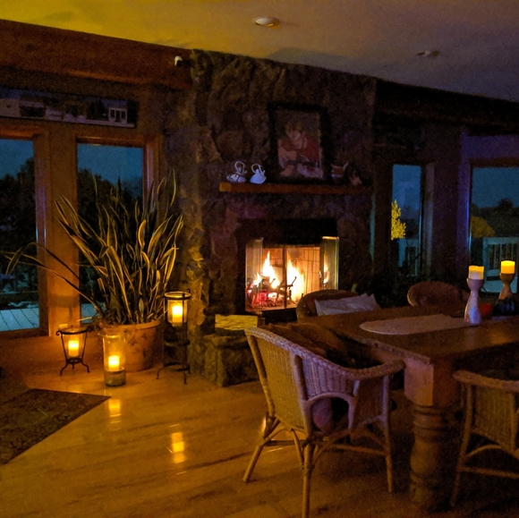 Mimi  ⭐  Poshmark Ambassador - Picture 4 of 5